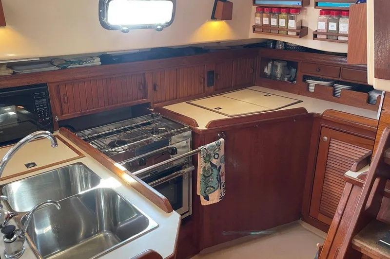 Dream Flower Yacht Photos Pics 1995 Island Packet 40 galley