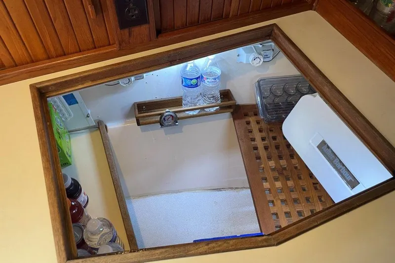 Dream Flower Yacht Photos Pics 1995 Island Packet 40 - refrigerator and freezer