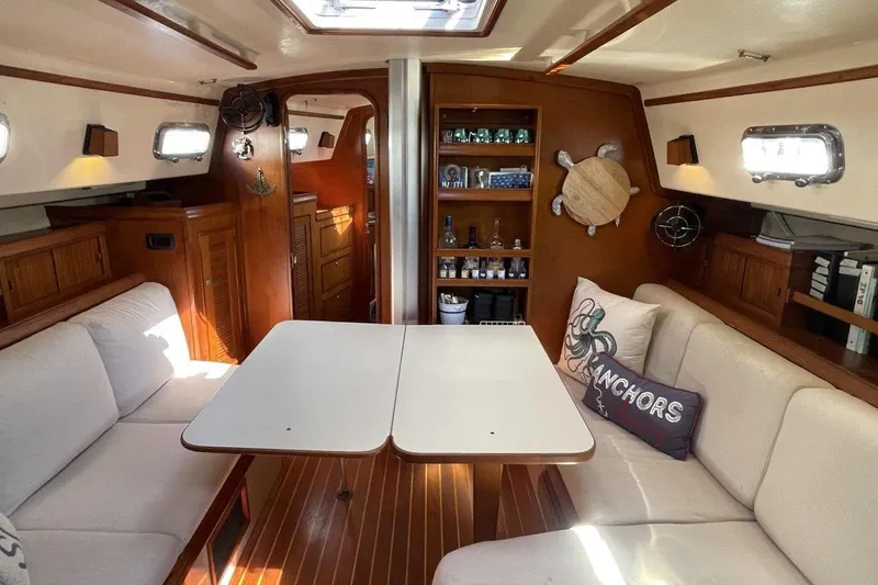 Dream Flower Yacht Photos Pics 1995 Island Packet 40 dining table