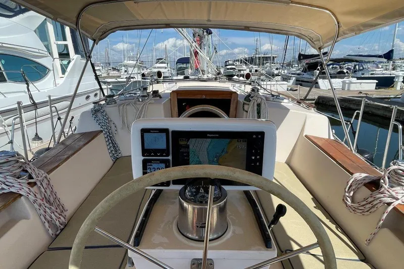 Dream Flower Yacht Photos Pics 1995 Island Packet 40 helm