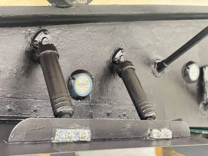  Yacht Photos Pics Close-up of mechanical components on a 2000 Silverton 453 Motor Yacht.