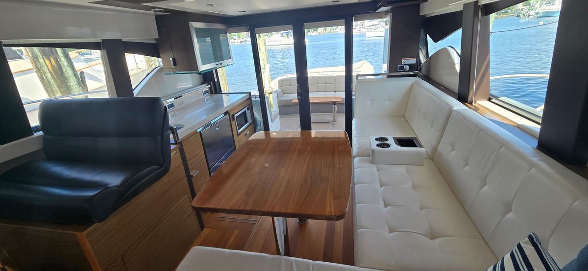 2016 Tiara Yachts 44 