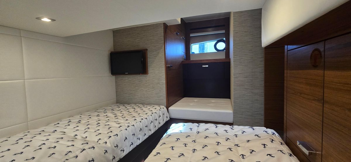 2016 Tiara Yachts 44 