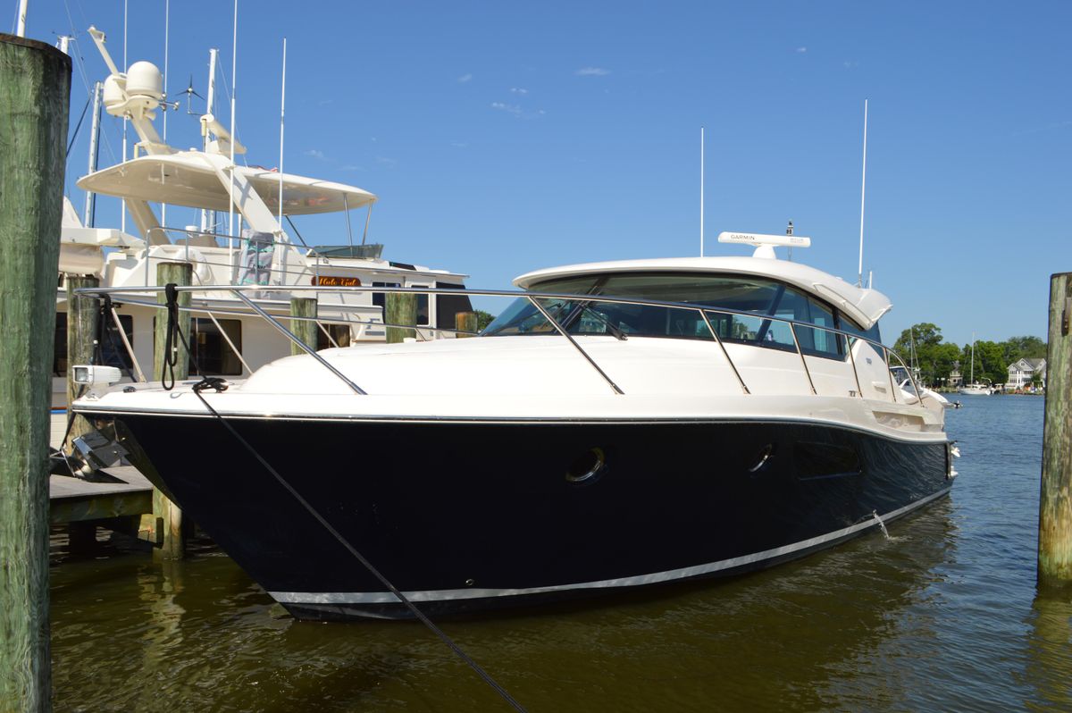 2016 Tiara Yachts 44 