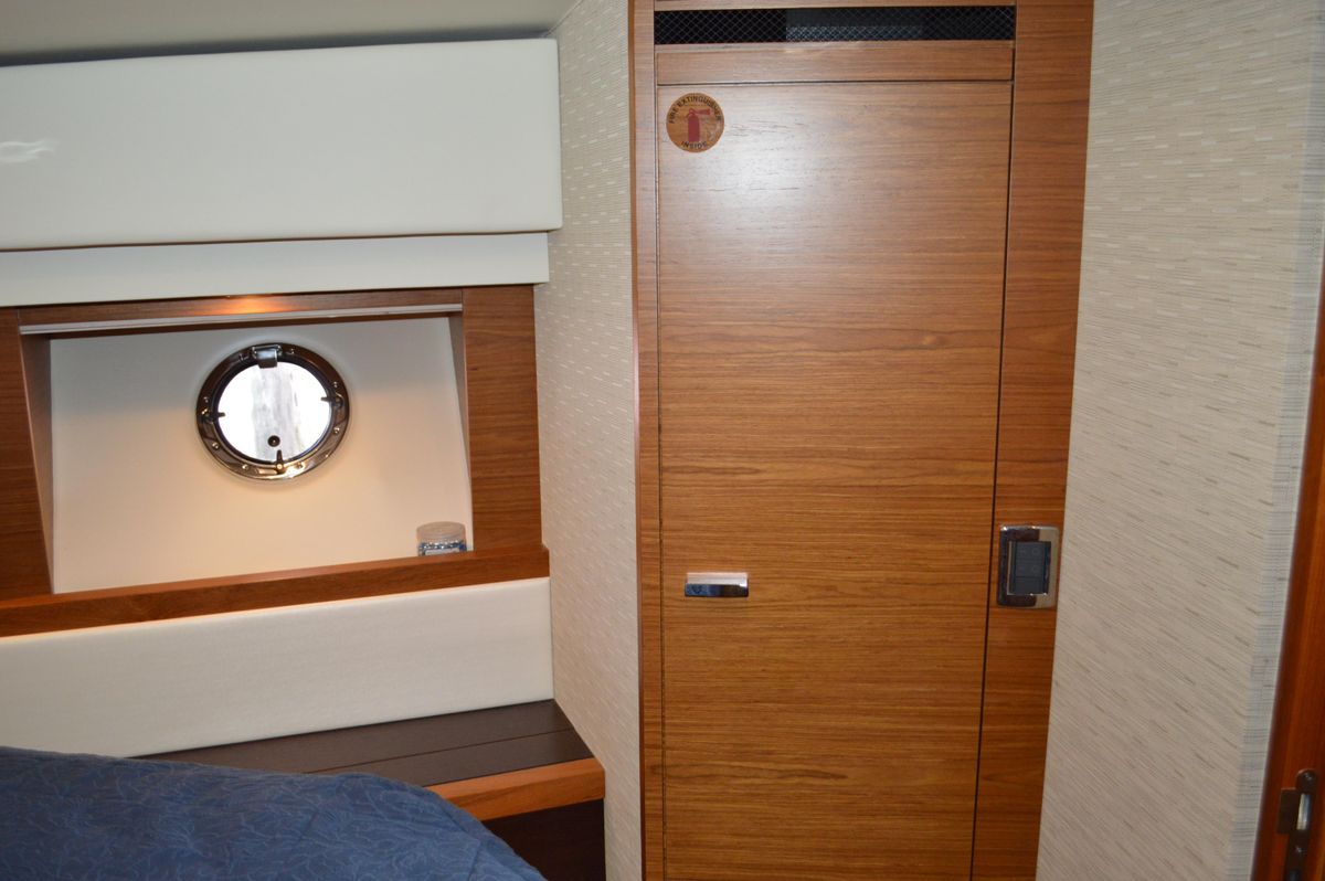 2016 Tiara Yachts 44 