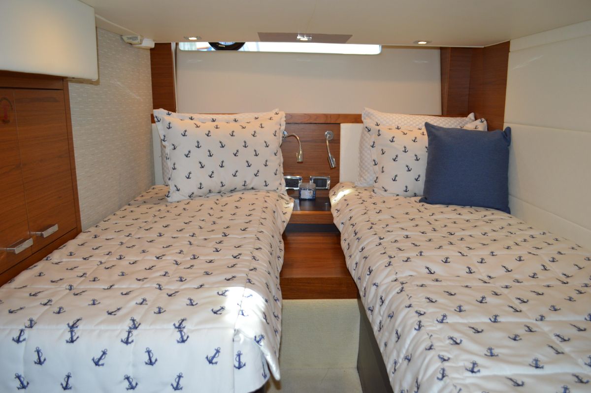 2016 Tiara Yachts 44 