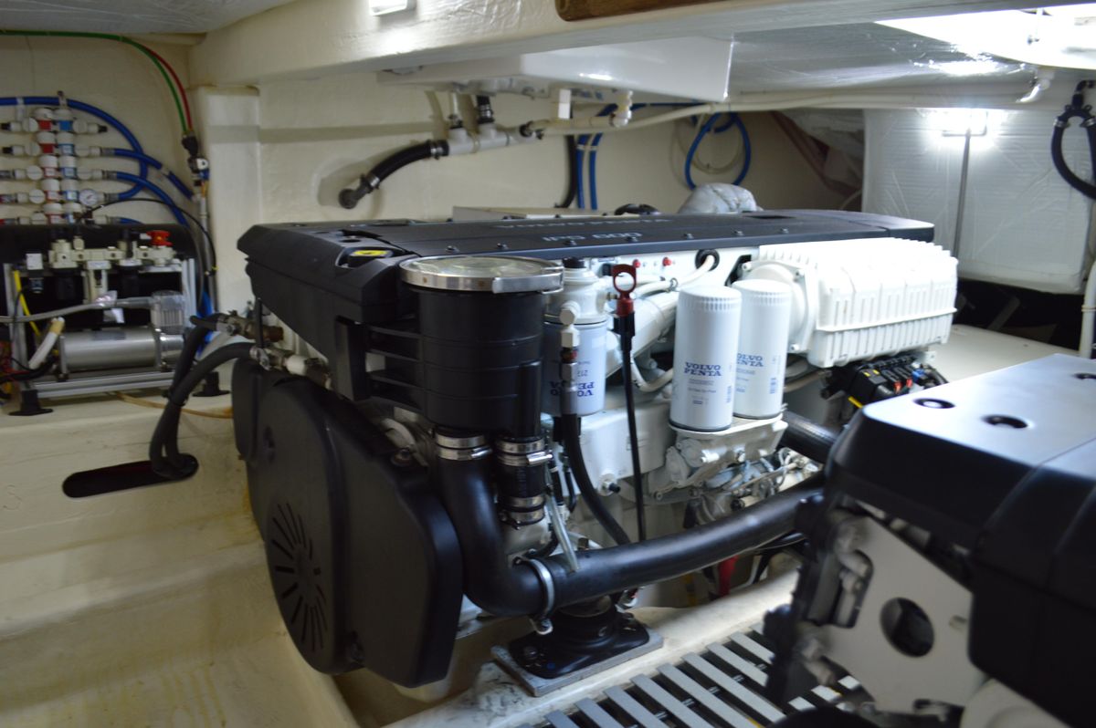 2016 Tiara Yachts 44 
