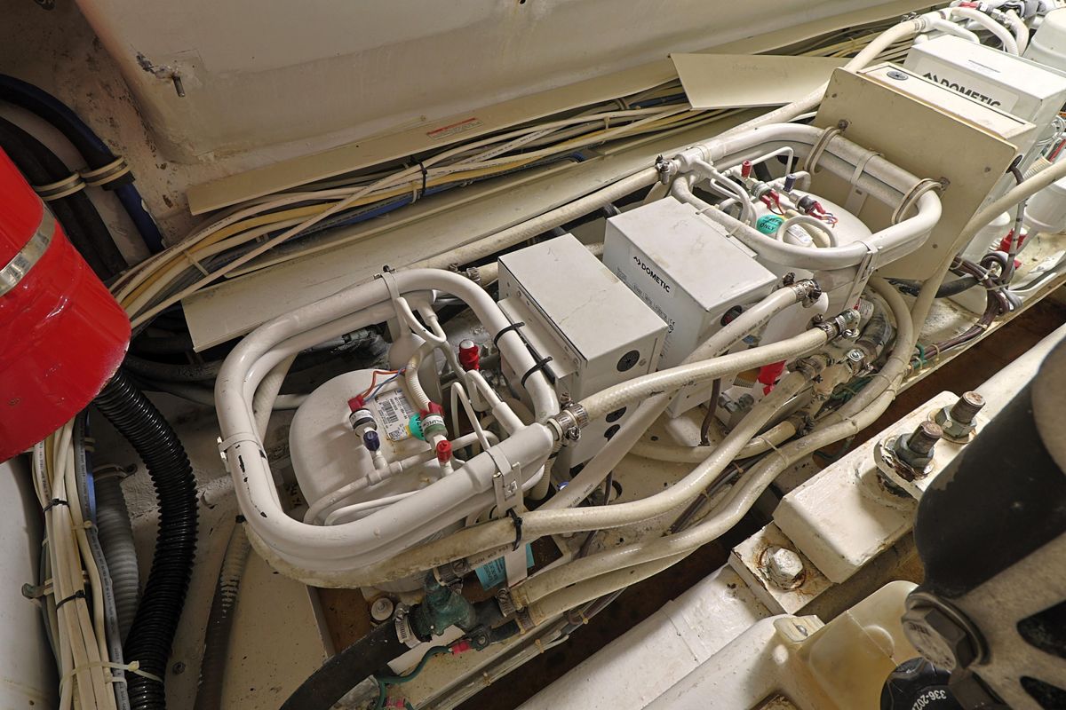 2004 Hatteras 54 