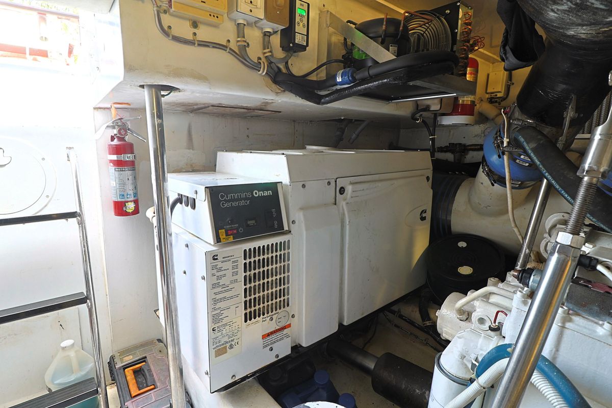 2004 Hatteras 54 