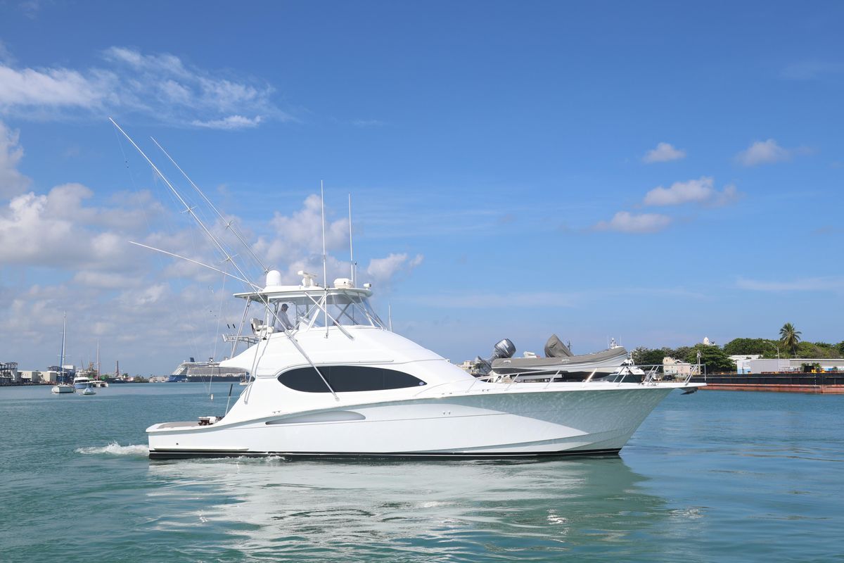 2004 Hatteras 54 