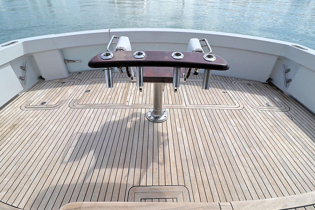 2004 Hatteras 54 