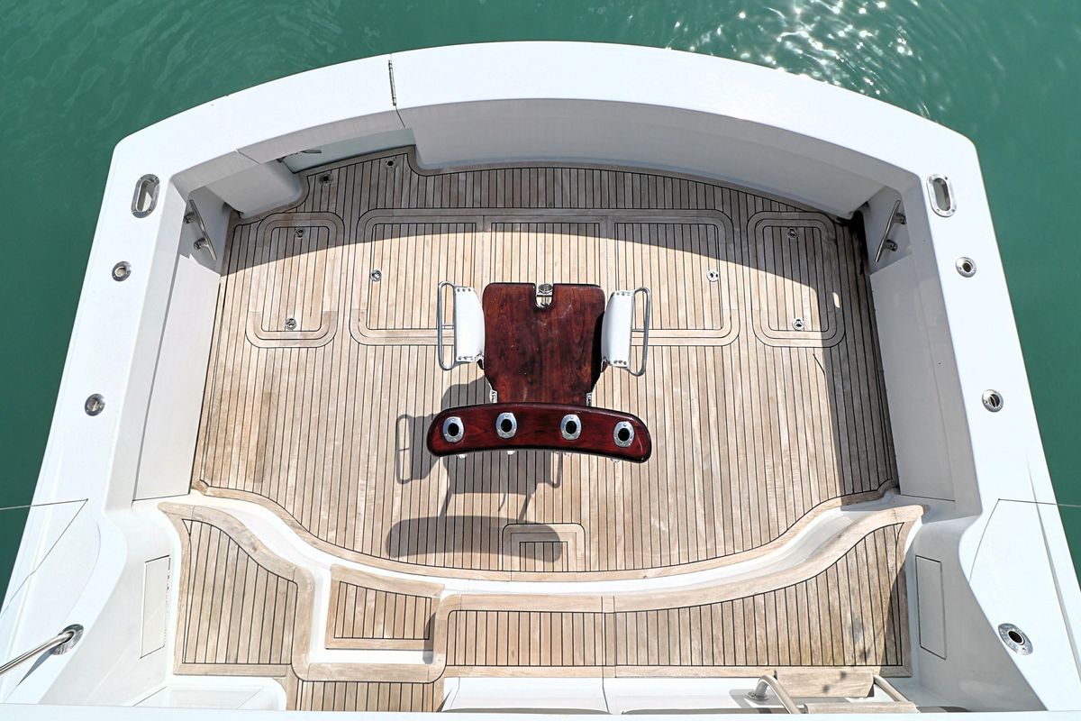 2004 Hatteras 54 