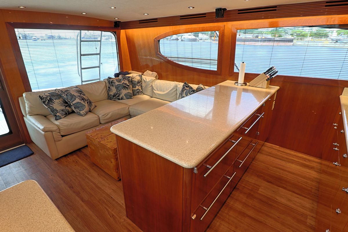 2004 Hatteras 54 
