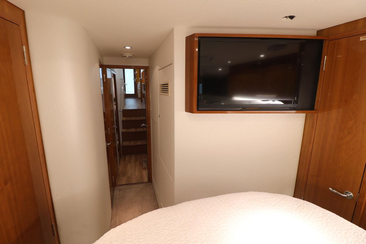 2004 Hatteras 54 