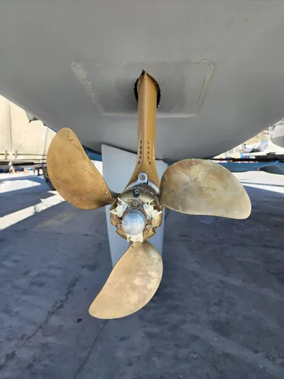  Yacht Photos Pics Propeller of 2019 Lagoon 50 catamaran, close-up view.
