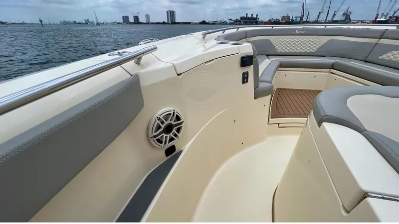 Seaduction Yacht Photos Pics Scout 33 SEADUCTION - Bow