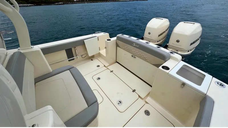Seaduction Yacht Photos Pics Scout 33 SEADUCTION - Cockpit & Engines
