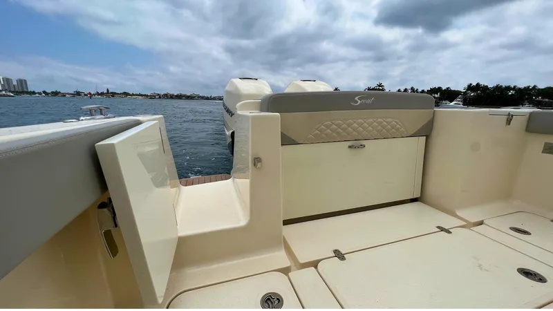 Seaduction Yacht Photos Pics Scout 33 SEADUCTION - Cockpit