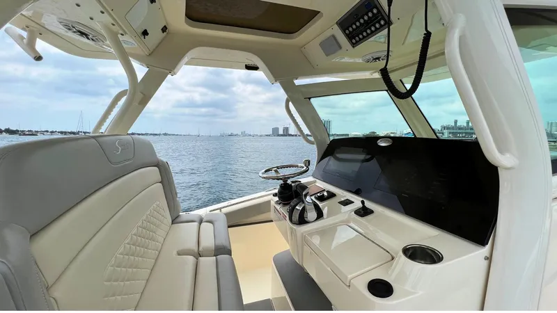 Seaduction Yacht Photos Pics Scout 33 SEADUCTION - Helm Area