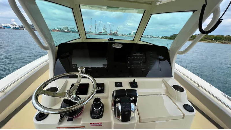 Seaduction Yacht Photos Pics Scout 33 SEADUCTION - Helm Station