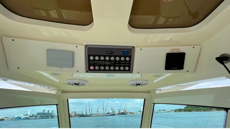 Seaduction Yacht Photos Pics Scout 33 SEADUCTION - Overhead Controls