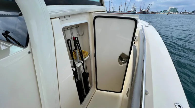 Seaduction Yacht Photos Pics Scout 33 SEADUCTION - Exterior