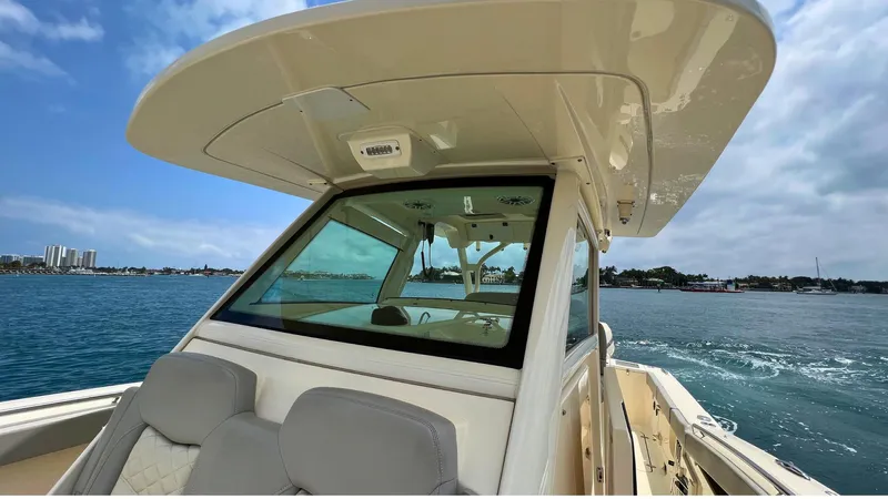 Seaduction Yacht Photos Pics Scout 33 SEADUCTION - Console