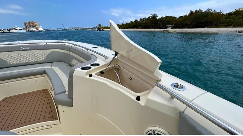 Seaduction Yacht Photos Pics Scout 33 SEADUCTION - Bow
