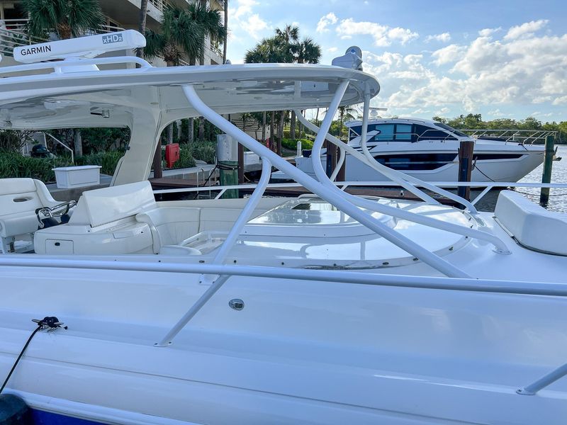 2007 Intrepid 390 Sport Yacht