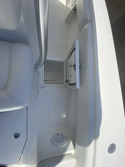  Yacht Photos Pics 2007-Regulator-29-FS