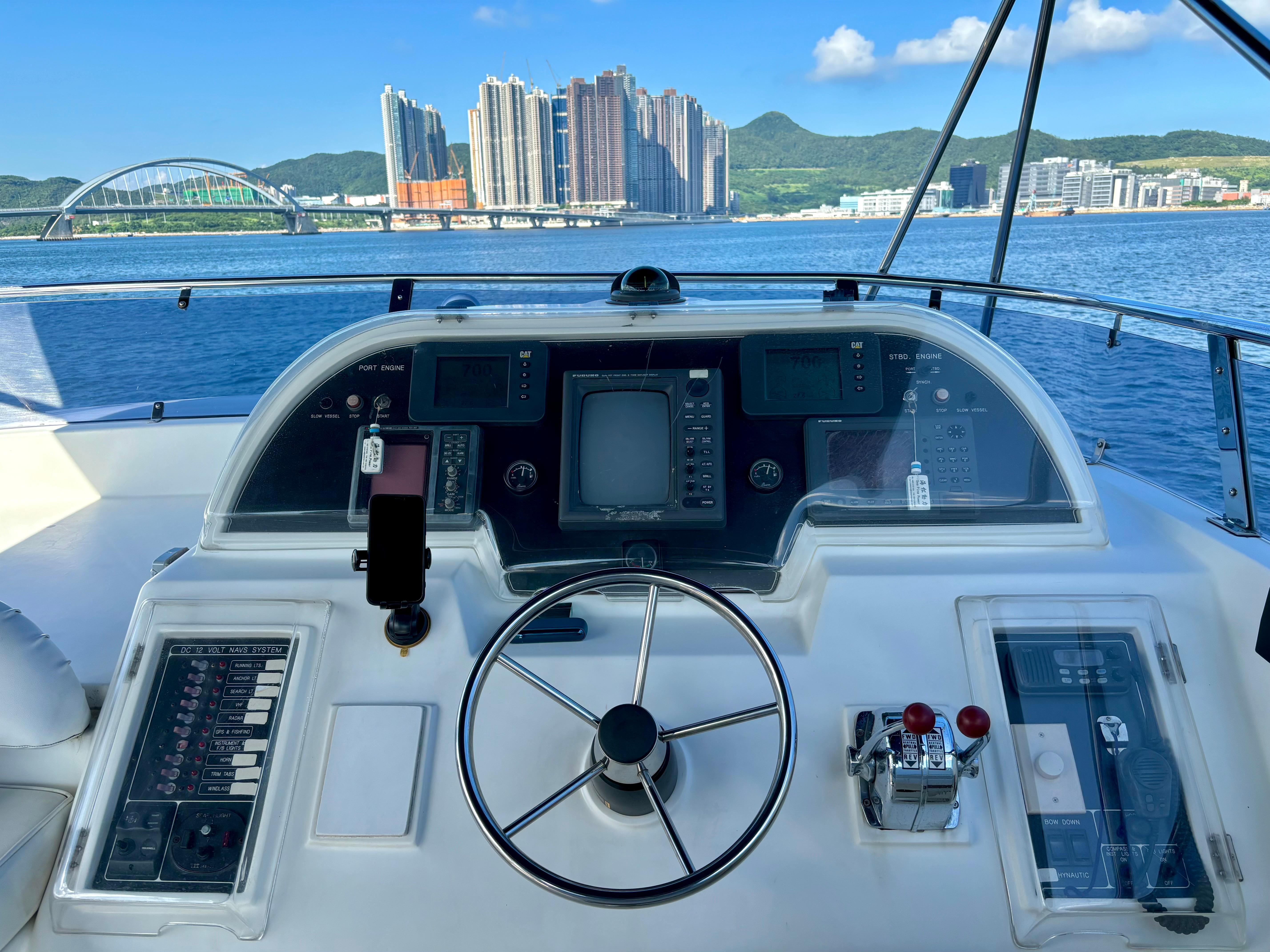 Ruby 18M - Flybridge 1