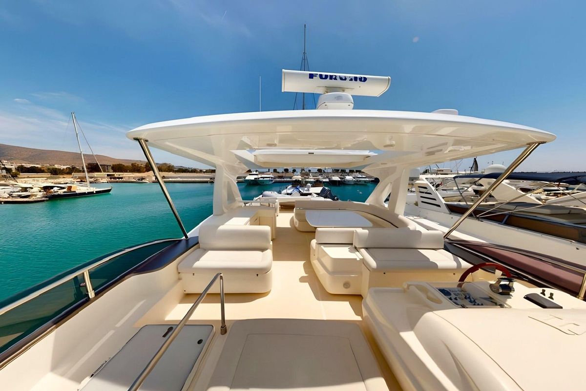 2011 Ferretti Yachts 81 
