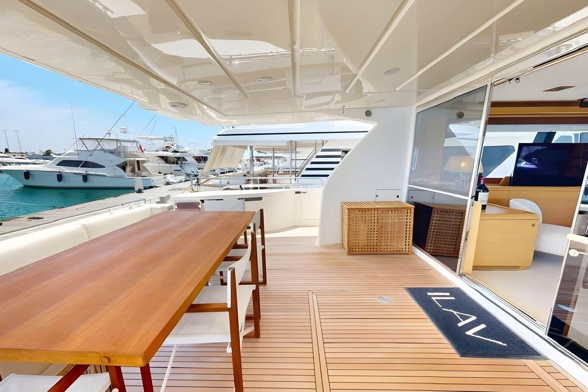 2011 Ferretti Yachts 81 