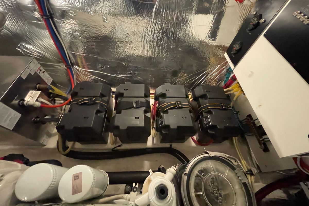 2012 Cruisers Yachts 48 