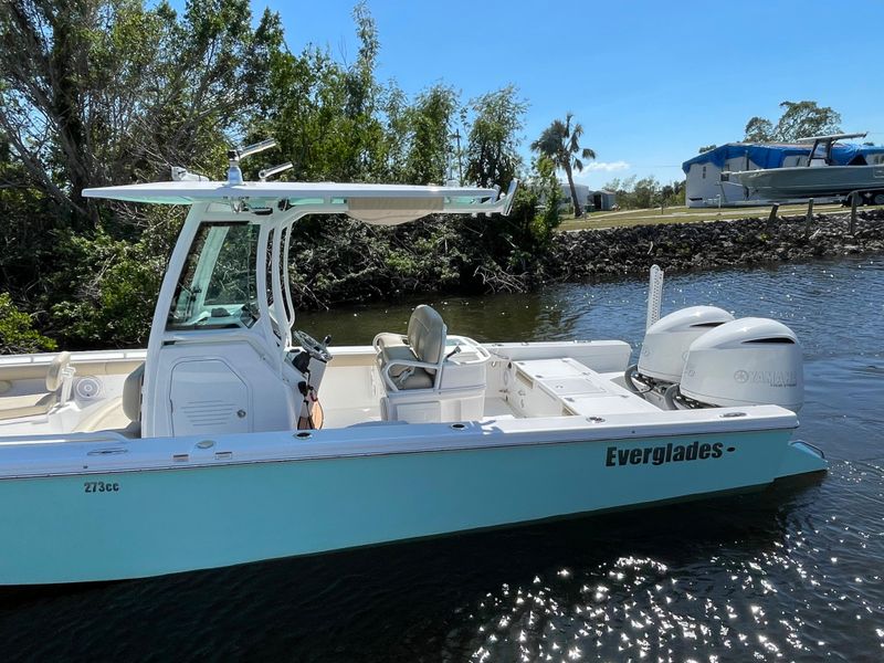 2019 Everglades 273 CC