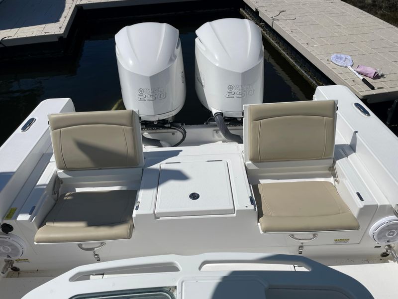 2019 Everglades 273 CC