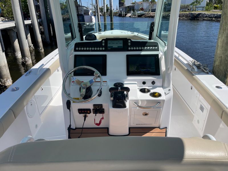 2019 Everglades 273 CC