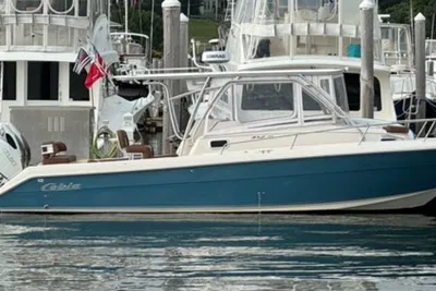 Cobia 312 Sport Cabin
