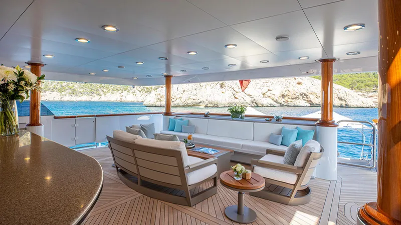 La Dea II Yacht Photos Pics 