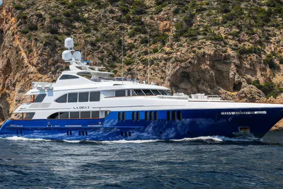Trinity Yachts Tri Deck Motor Yacht