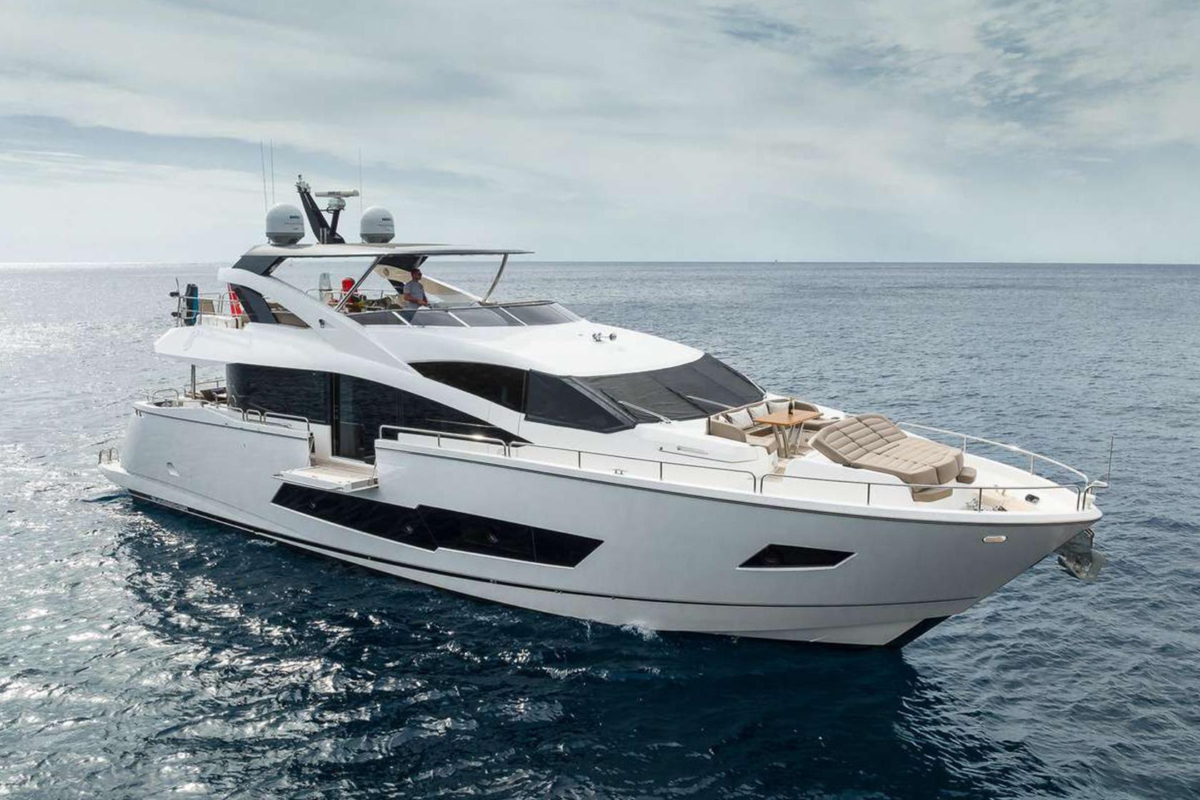 2015 Sunseeker 86 Yacht