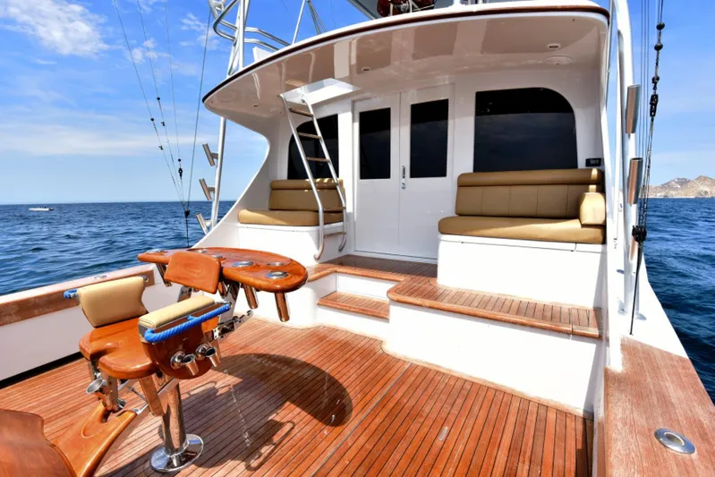 Blue Angel Yacht Photos Pics 2013 Garlington 61 Convertible - Blue Angel Cockpit