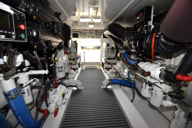 Blue Angel Yacht Photos Pics 2013 Garlington 61 Convertible - Blue Angel