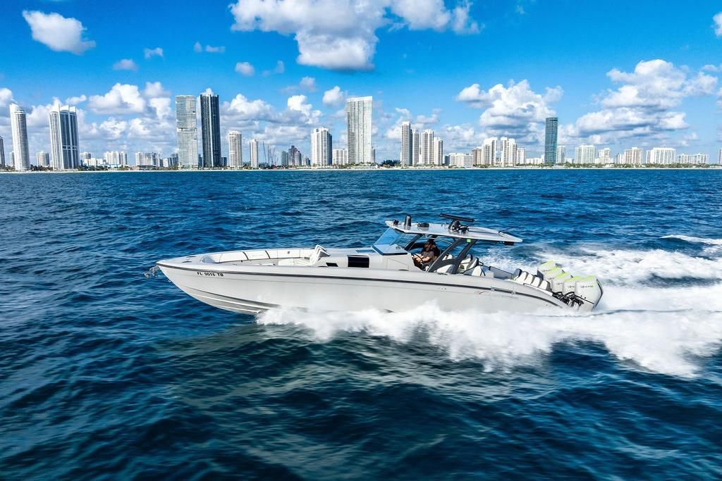 2022 Midnight Express 43 