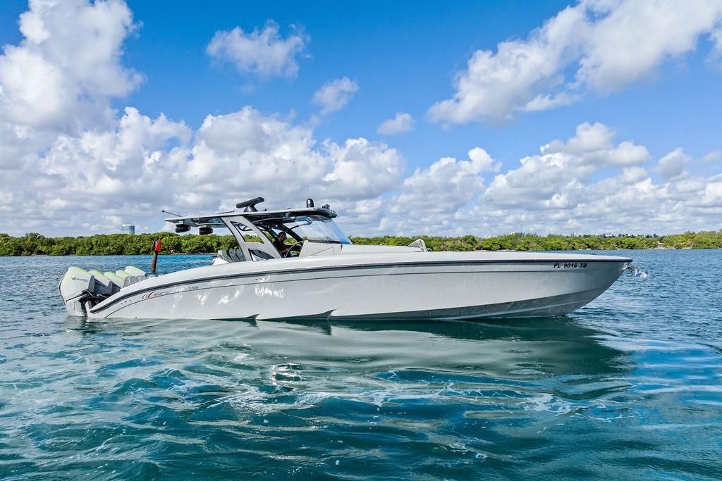 2022 Midnight Express 43 