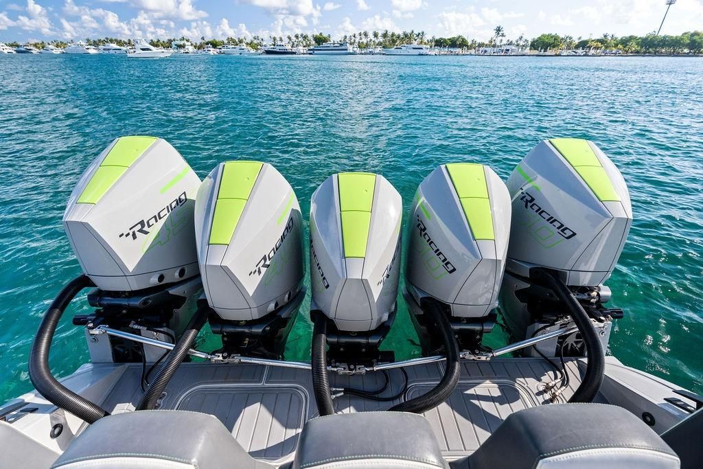 2022 Midnight Express 43 