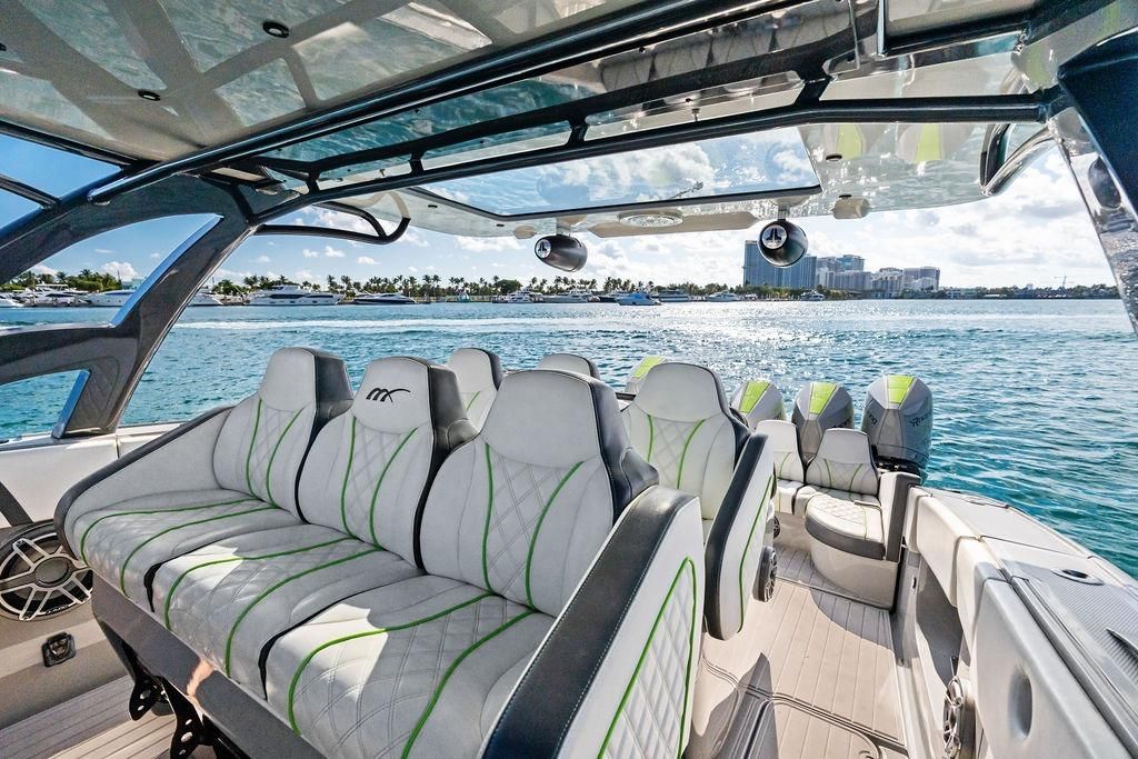 2022 Midnight Express 43 