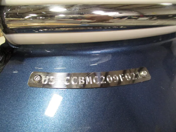  Yacht Photos Pics 2021 Chris-Craft 28 LAUNCH GT boat identification plate.