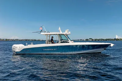 2018 Boston Whaler 380 Outrage