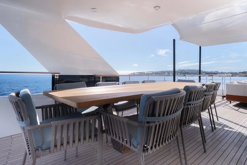 Ray Yacht Photos Pics Luxury outdoor dining area on 2025 Numarine 32 XP yacht